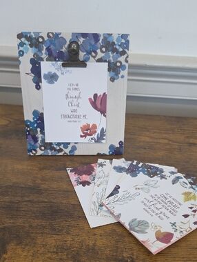 Floral Clip Frame with Assorted Scripture Decorative Cards Dayspring